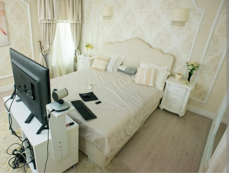 Studenta part time, program flexibil, model online videochat